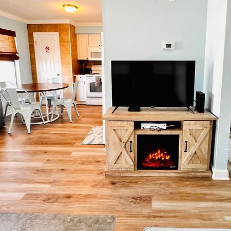 Renovated Condo With Pool And Exclusive Beach Access ガルフ・ショアーズ エクステリア 写真